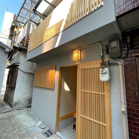 Tamatsukan 玉津館, Kansai Airport 關西空港 57 Mins, Namba 6 Mins, Nihonbashi 4 Mins, Universal Studio 37 Mins, Nara 30 Mins, Walk Jr Tsuruhashi 7 Mins, Early Check In Osaka Zewnętrze zdjęcie